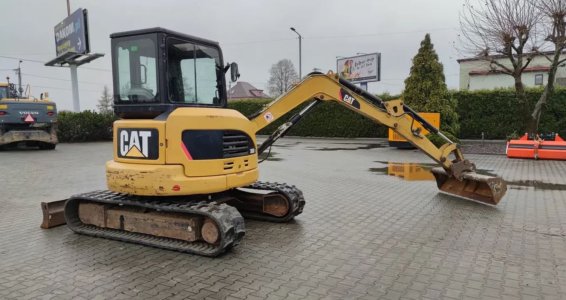 2011 Caterpillar 305 D CE