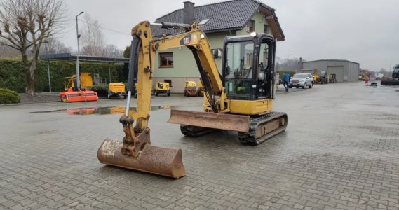 2011 Caterpillar 305 D CE